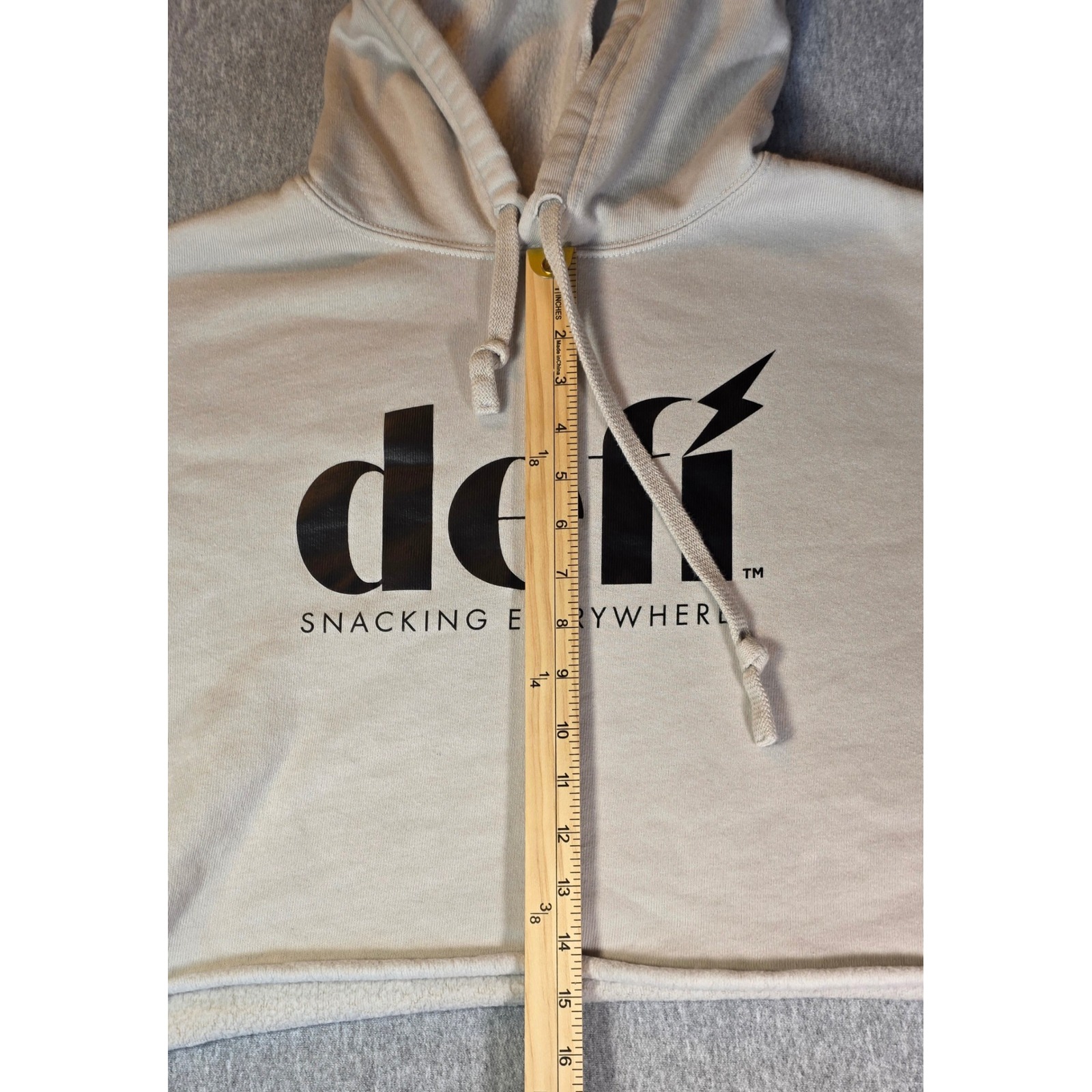 Defi Snacking Everywhere Cropped Hoodie Cream Tan Graphic Pullover Sweatshirt — image 2 of 4